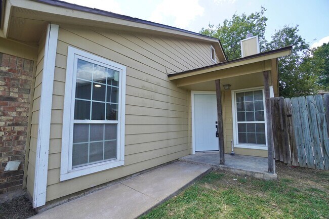 Building Photo - 508 Greenlawn Blvd