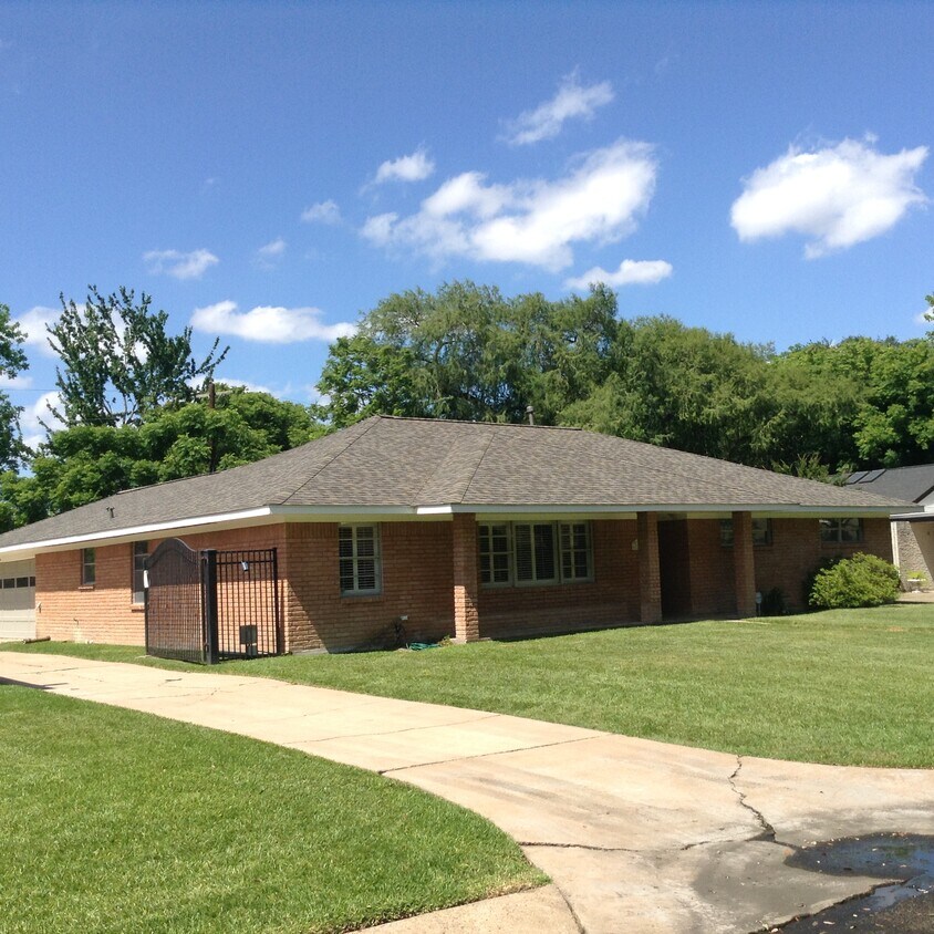 Welcome to Waynesboro - 4826 Waynesboro Dr