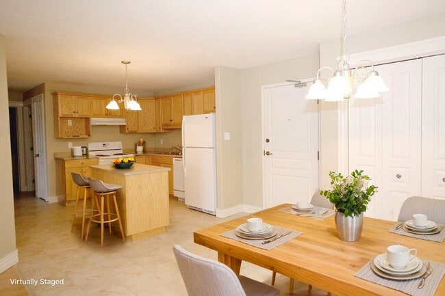 Building Photo - 100 Marche