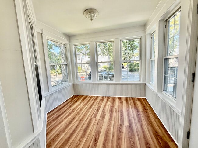 Building Photo - 31 Park St