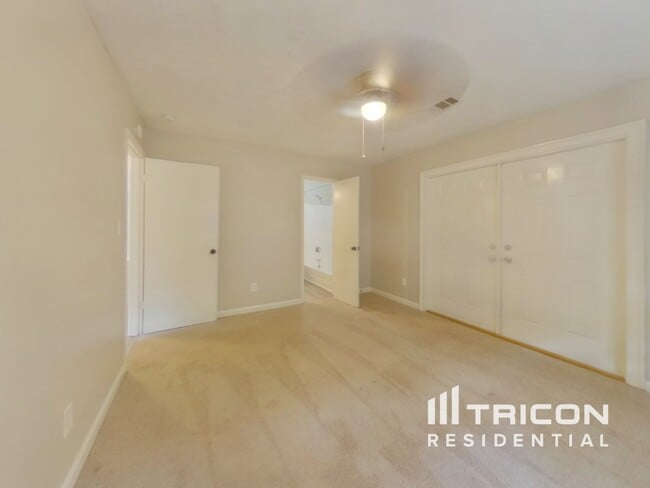 Building Photo - 3946 McGill Dr