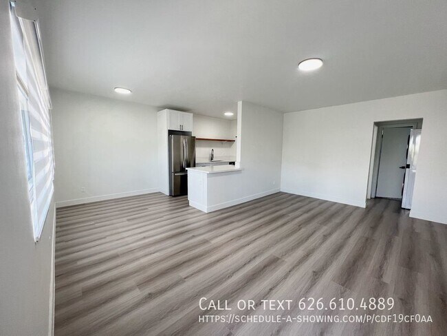 Building Photo - **NEWLY RENOVATED** 160 N Holliston
