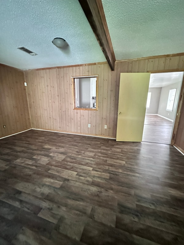 Building Photo - 3066 Tyler Rd