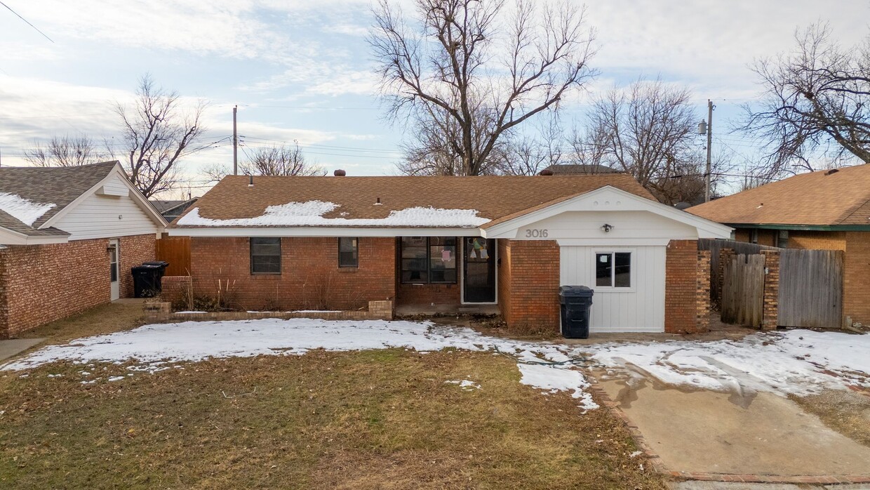 Primary Photo - Gorgeous 4-bedroom!