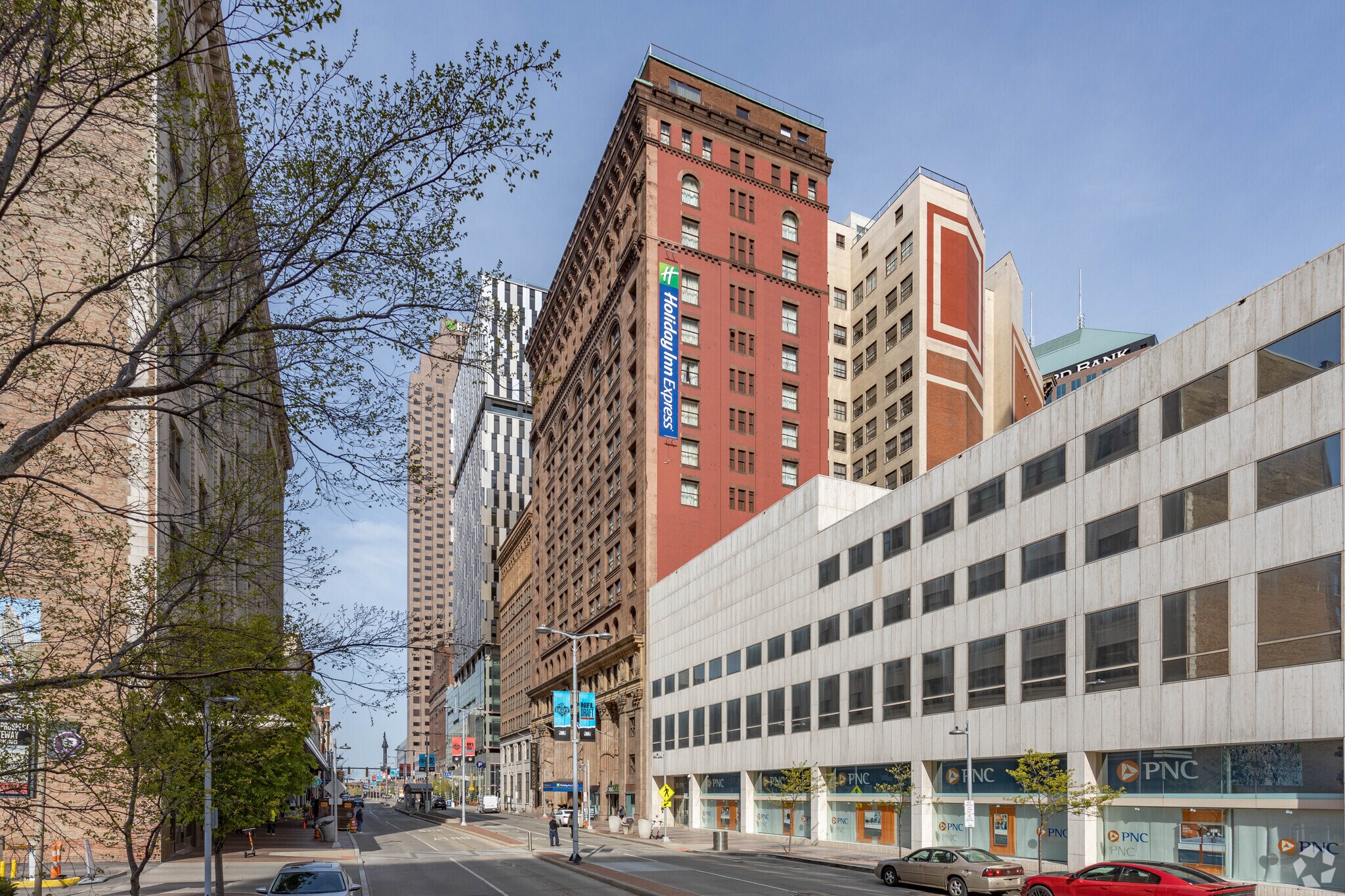 Lofts at 629 Euclid – photo 2