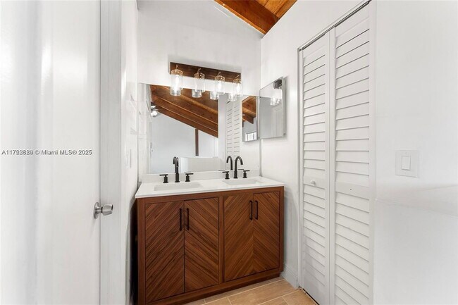 Foto del edificio - 8045 SW 21st Ct