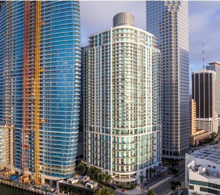 Foto principal - 300 S Biscayne Blvd