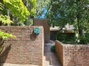 Building Photo - 25 Chapel Creek Rd
