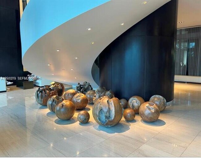 Building Photo - 900 Biscayne Blvd
