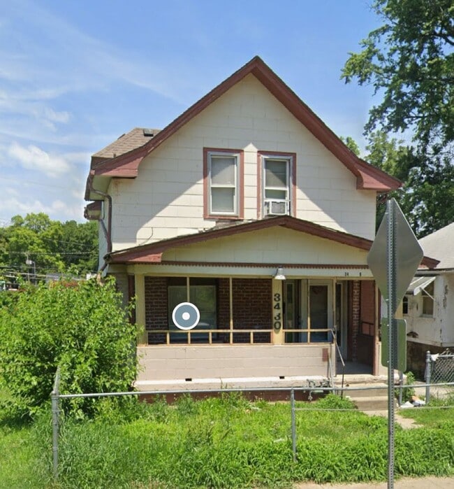 Building Photo - 3430 E 6 St