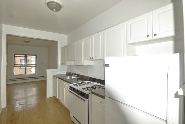Foto del edificio - 820 W Waveland Ave