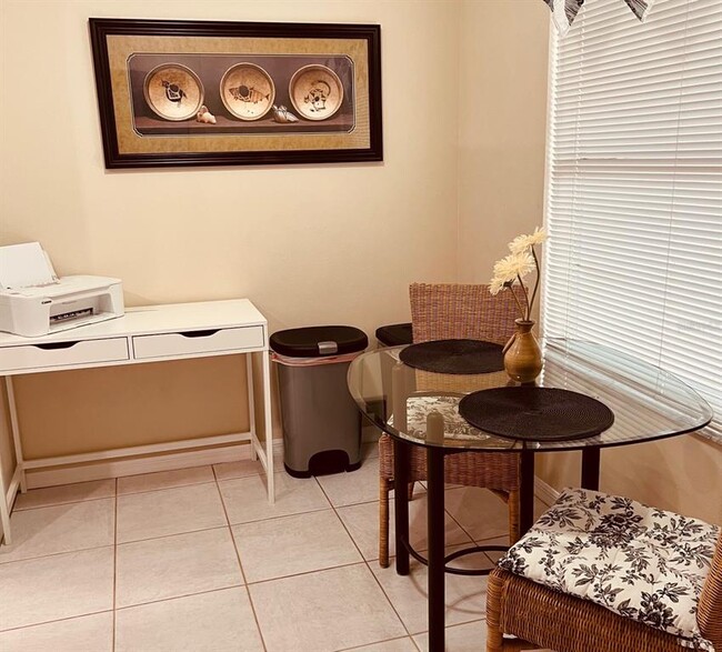 Foto del edificio - 9620 Club S Cir