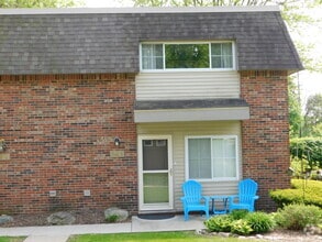 Building Photo - 543 Longshore Dr