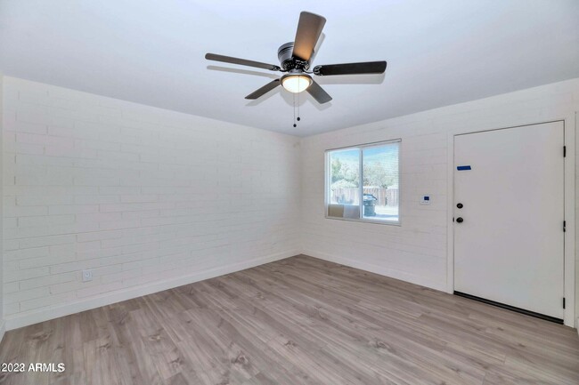 Building Photo - 1417 S Rita Ln