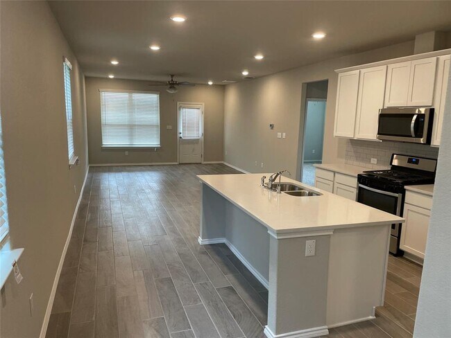 Foto del edificio - 262 Jaycen Ln