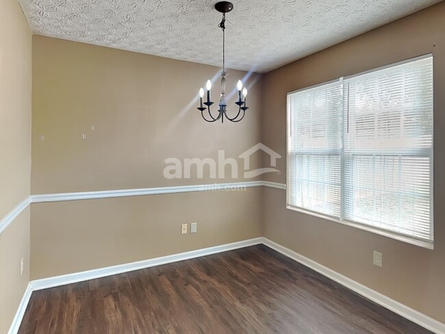 Building Photo - 6110 Flagstaf Walk