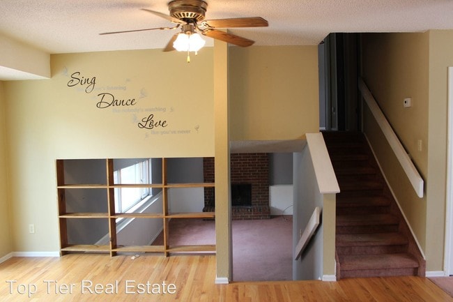 Building Photo - 3 br, 2 bath House - 3535 Carousel Lane