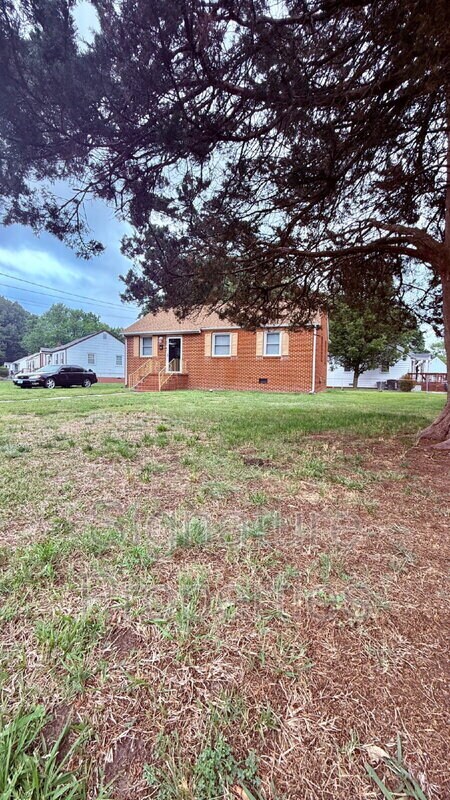 Building Photo - 401 Craven St
