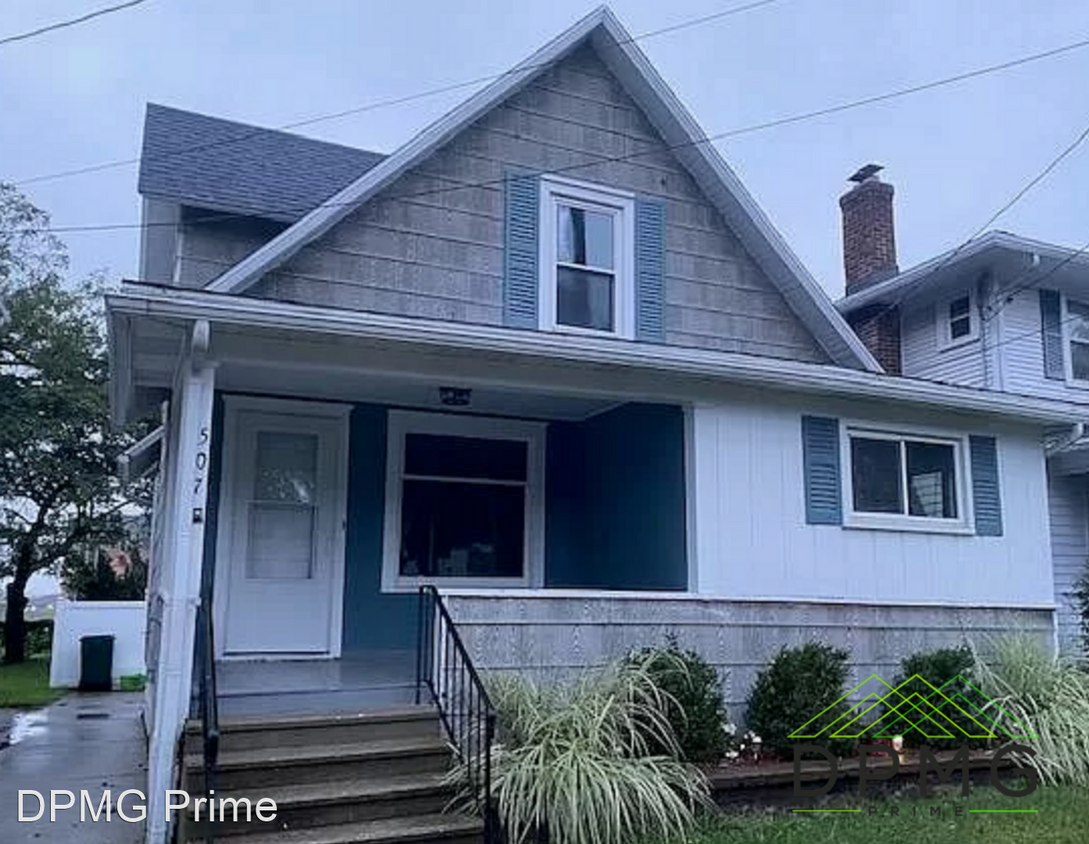 Foto principal - 3 br, 2 bath House - 507 N Clemens