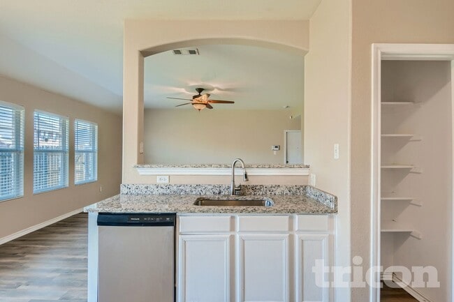 Foto del edificio - 712 Locustberry Dr