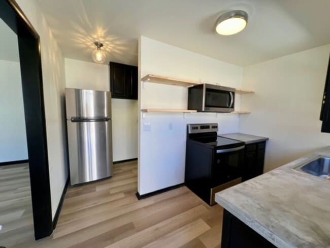 Building Photo - Spacious 2 Bed / 1 Bath Near Downtown Urbana with Garage