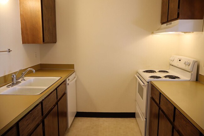 Building Photo - Comfortable Condo Living in Central Fort C...