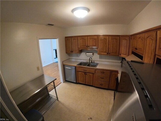 Foto del edificio - 1725 W 49th St