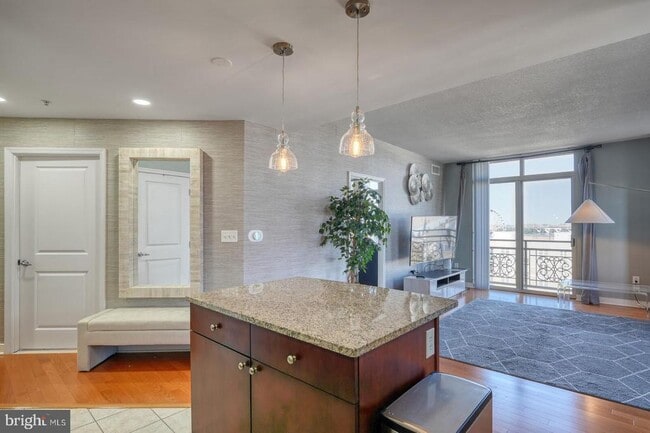 Building Photo - 155 Potomac Passage