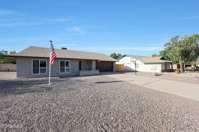 Building Photo - 6029 W Pershing Ave