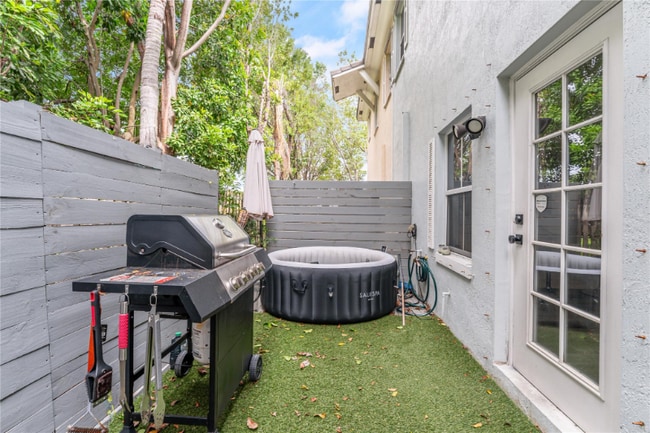 Photo - 422 NE 1st Ave Townhome