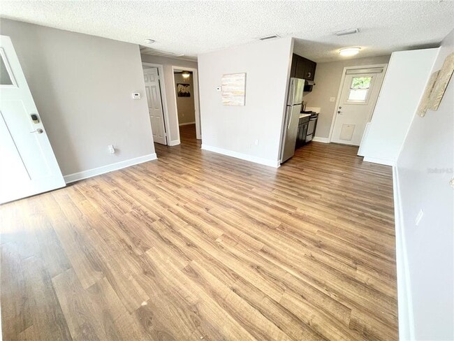 Foto del edificio - 813 S Fremont Ave