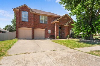 Building Photo - 900 Chauvin Dr