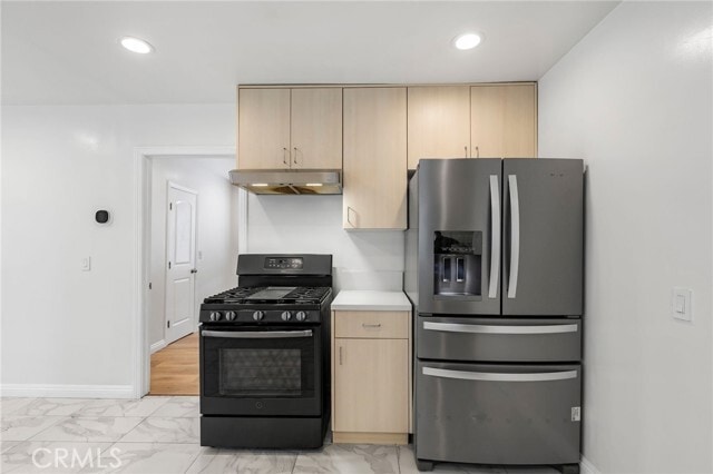 Building Photo - 2028 E Cienega Ave