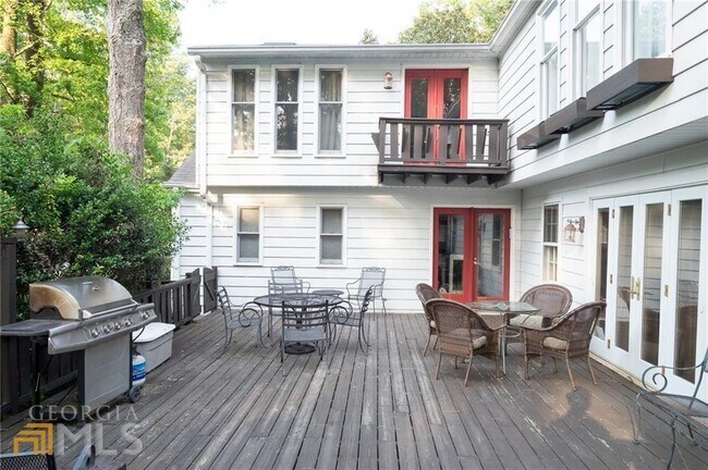 Building Photo - 776 Valley Brook Rd