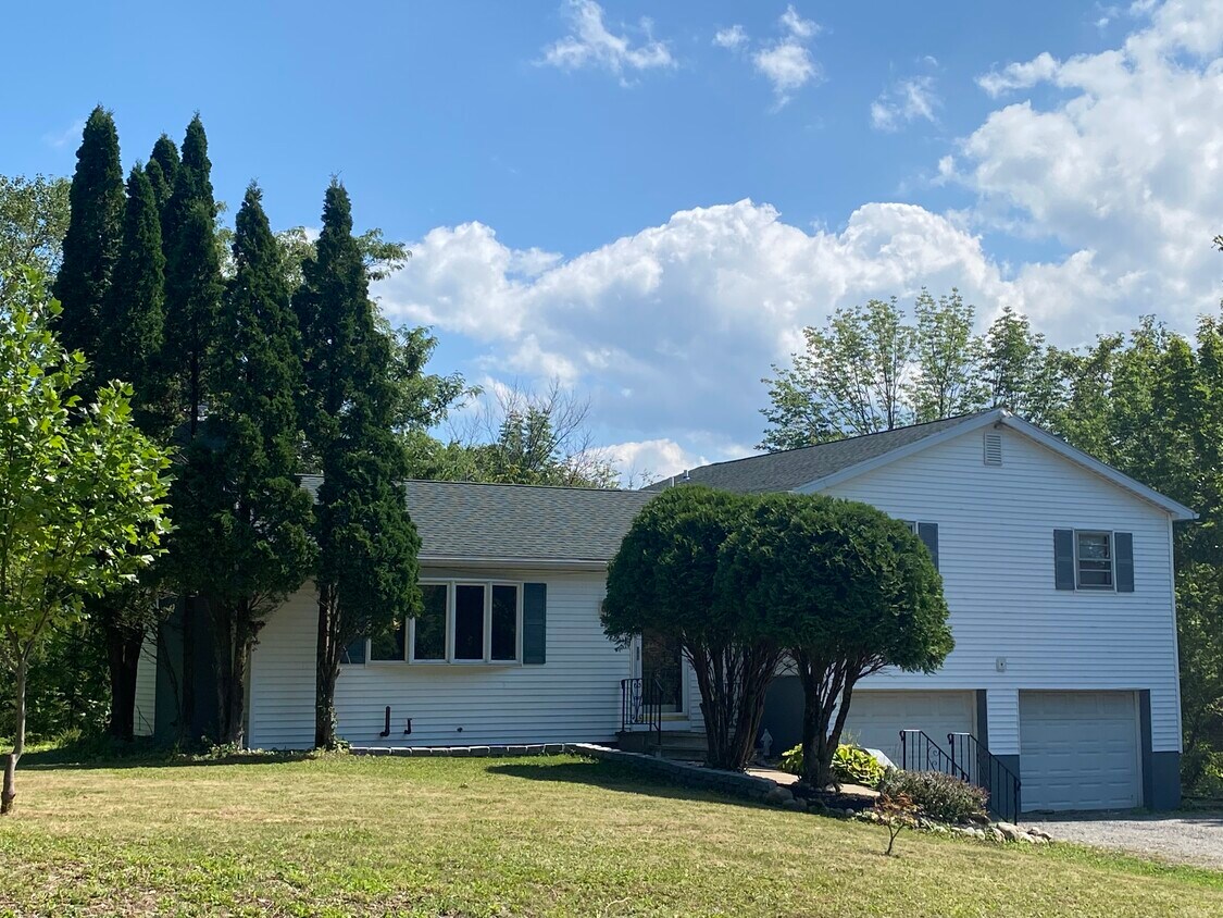 5414 Grace Rd, Utica, NY 13502 House Rental in Utica, NY