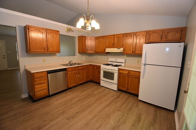 Building Photo - Kara 644-648