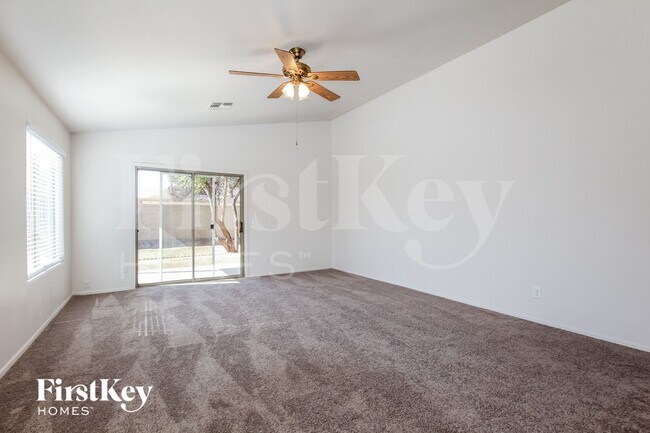 Foto del edificio - 17750 N White Horse Trail