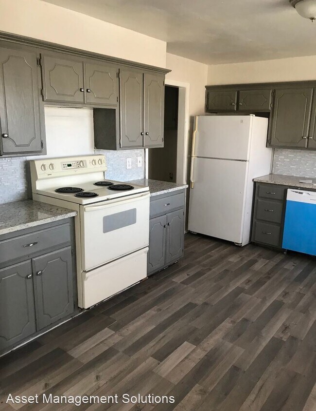 Building Photo - 4 br, 1.5 bath House - 25 Bainbridge Ave.