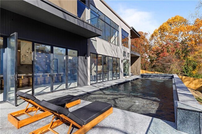 Foto del edificio - 3600 Lower Roswell Rd