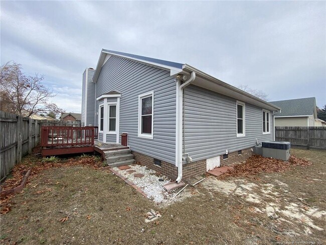 Building Photo - 819 Windingwood Pl