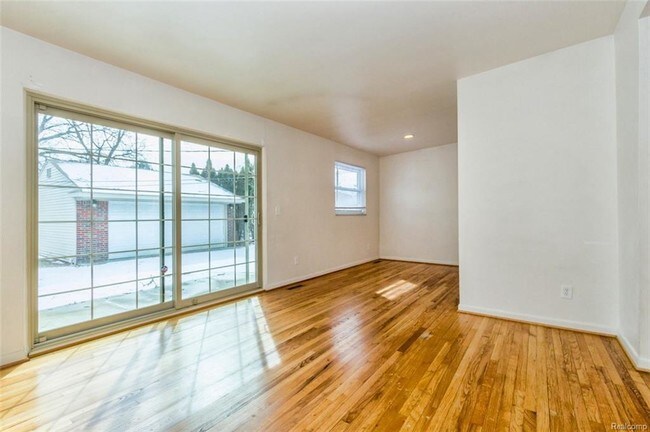 Foto del edificio - 20465 Williamsburg Rd