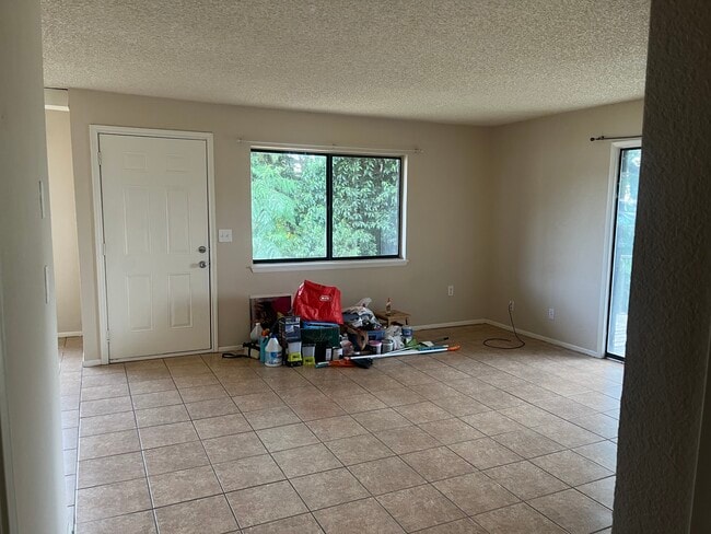Living Room - 321 Eagles Nest Dr