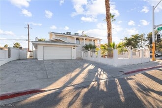 Building Photo - 2419 E Vegas Valley Dr