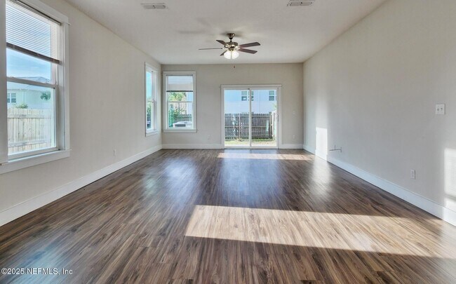 Foto del edificio - 834 4th St N