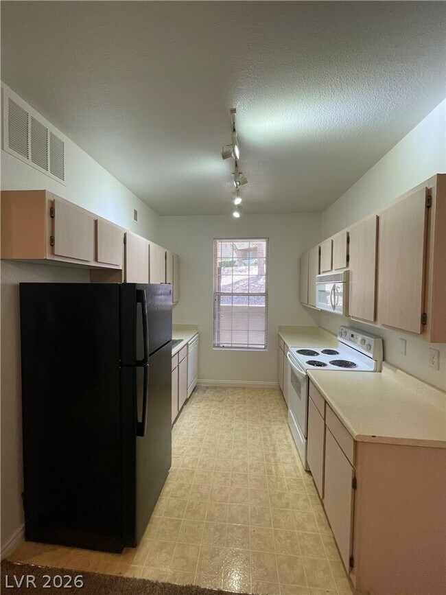 Foto del edificio - 231 W Horizon Ridge Pkwy