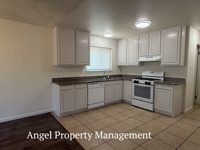 Building Photo - 7927 Albion Way