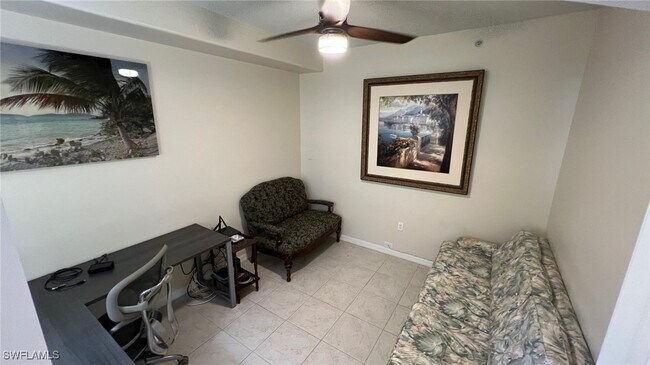 Foto del edificio - 5705 Mayflower Way