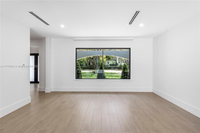 Foto del edificio - 1107 Alfonso Ave