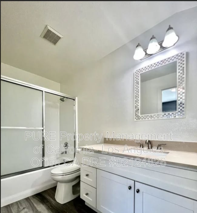 Foto del edificio - 1639 W 205th St