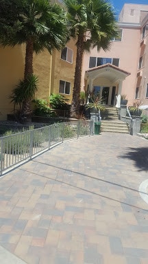 main entry - 877 Willow St